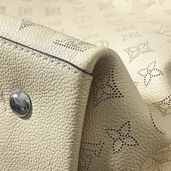 Authentic Louis Vuitton Monogram Carmel Hobo Mahina Leather Shoulder Tote Bag - Picture 14 of 16